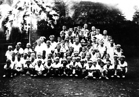 加組の少年たち ‐ 加組の初代神輿 1940年代
