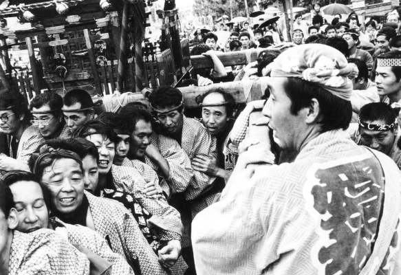 八坂神社の祭り 1976頃 ‐ 宮神輿 ‐ 谷仲山