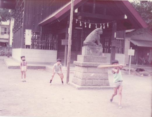 八坂神社境内 1976 - 子ども（4）