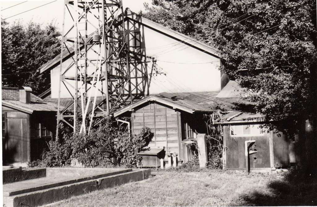蚕糸試験場日野桑園(08)建物と水槽塔 1970年代後半