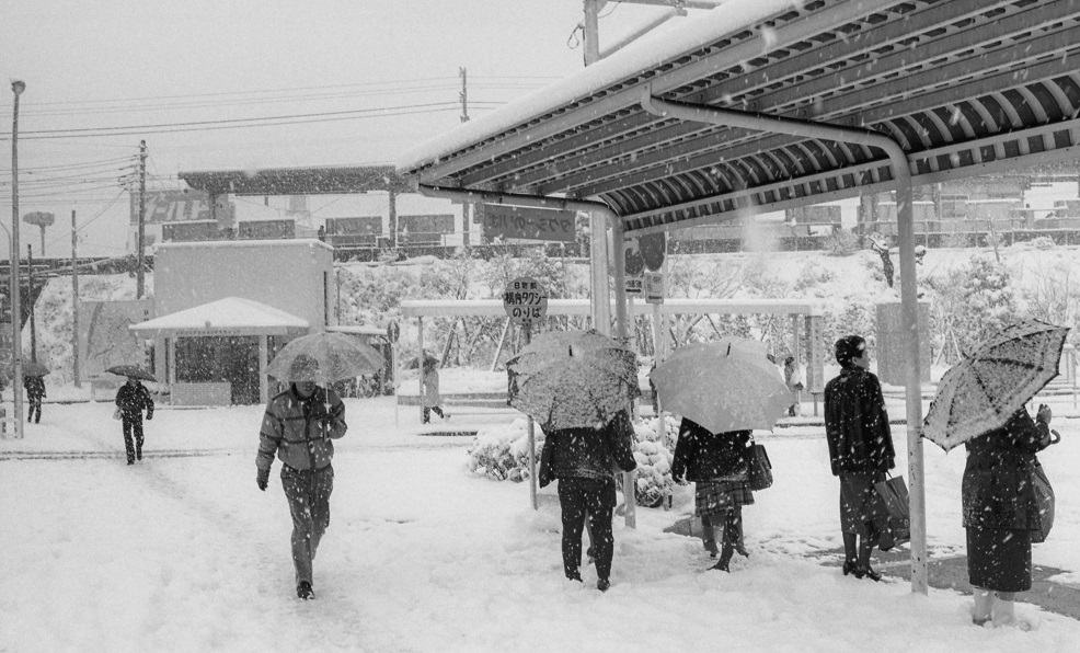 雪の日野駅西側ロータリー 1984-01-19