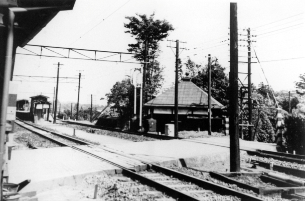 旧日野駅踏切 昭和40年代 日野市郷土資料館提供